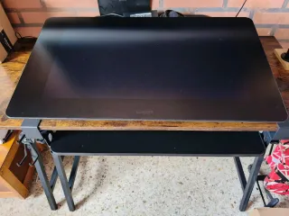 Wacom Cintiq Pro 32 con Soporte Ergonómico