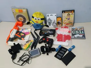 Lote de objetos variados: Juguetes, electrónica y