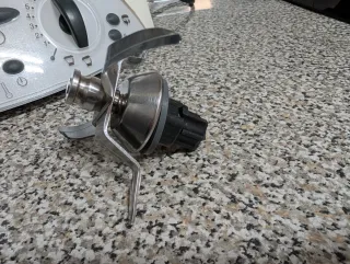 Thermomix TM31 con accesorios y libro