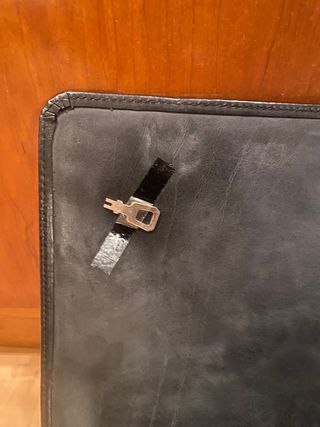 Maletín de cuero negro sin estrenar