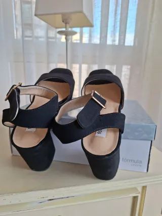 Sandalias plataforma ante Fórmula Joven T.39