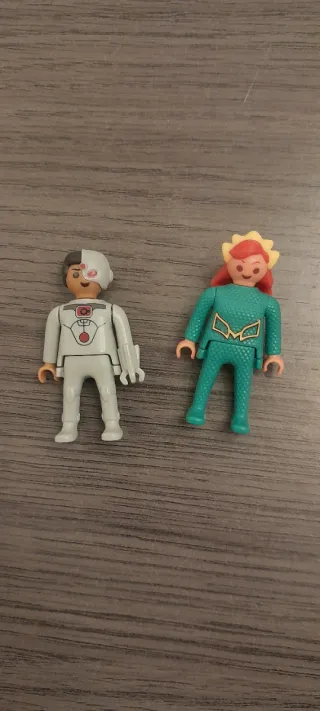Playmobil Superhéroes  [ 2 Euros la unidad ]