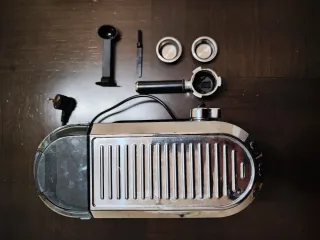 Cafetera DeLonghi con molinillo