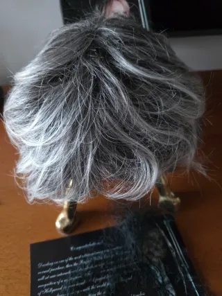 Peluca corta Raquel Welch nueva