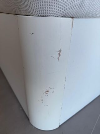 Canapé base tapizada de madera.