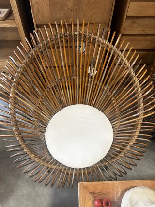 Sillón de ratán redondo