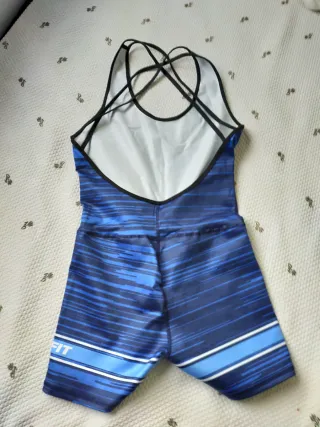 Ropa deportiva TENFIT rosa y negra