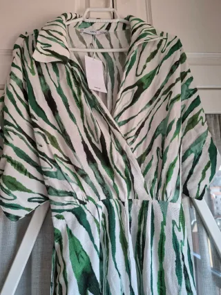 Mono Mango Verde y Blanco Talla XS