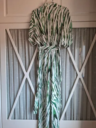 Mono Mango Verde y Blanco Talla XS