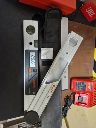 Nivel digital Bosch DWM 40L