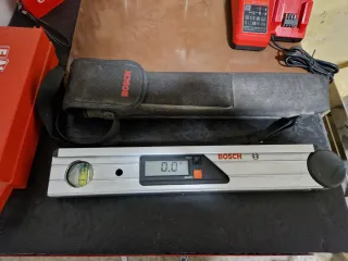 Nivel digital Bosch DWM 40L