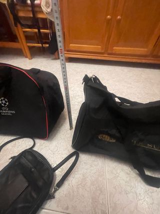 Bolsas de viaje y deporte negras