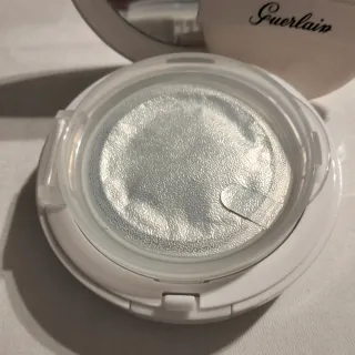 Guerlain Abeille Royale Bee Glow Aqua Cushion 02