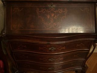 Mobile con ribalta e 3 cassetti intarsiato