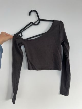 Top Stradivarius marrón manga larga