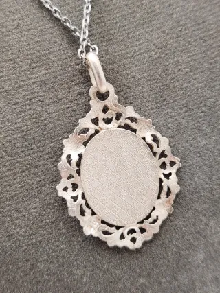 Medallón Vintage Plata Ley con Cadena