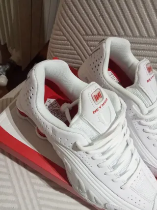 Zapatillas Nike Shox R4 Blancas y Rojas