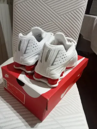 Zapatillas Nike Shox R4 Blancas y Rojas