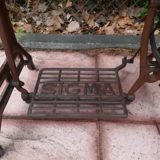 Máquina de coser Sigma antigua