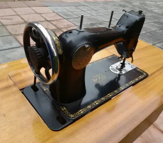 Máquina de coser Sigma antigua