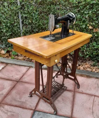 Máquina de coser Sigma antigua