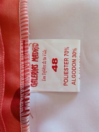 Traje de flamenca coral con lunares