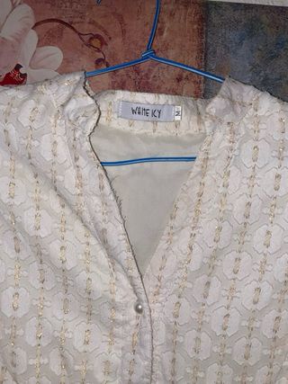 Vestido blanco largo con detalles