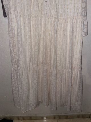Vestido blanco largo con detalles