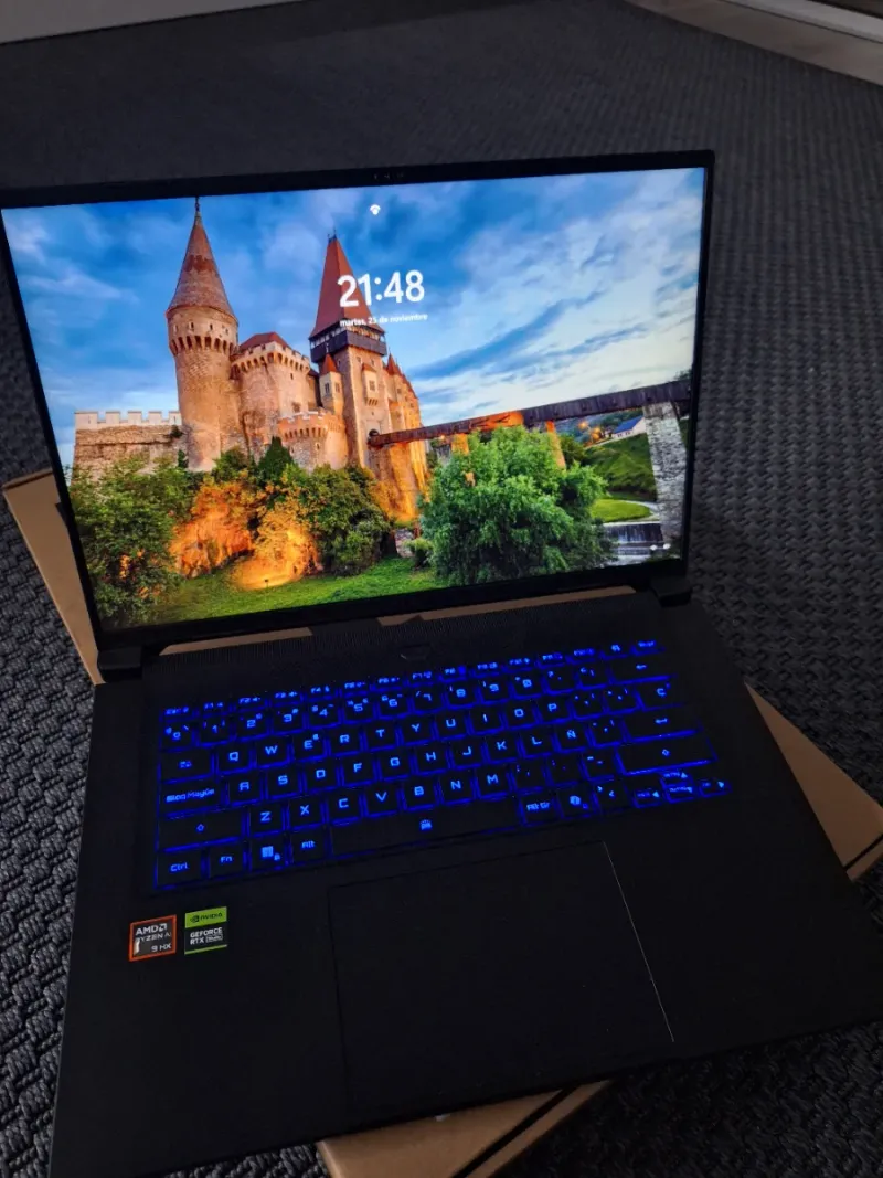 Gigabyte X16 Ryzen AI 9 32GB RAM 1TB RTX 5070