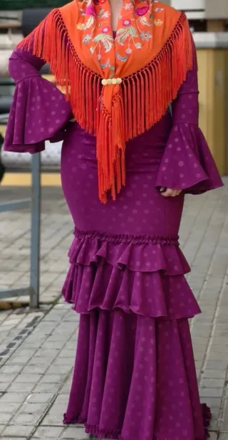 Traje de flamenca beige con volantes