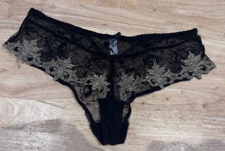 Sujetador y braguita Etam negro/dorado 95D