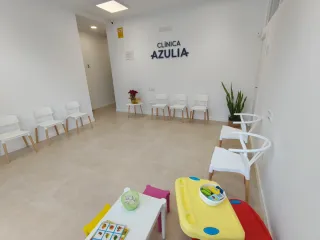 Se alquilan despachos sanitarios en clínica