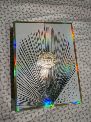 Perfume Lattafa Aféef Dorado con Adornos