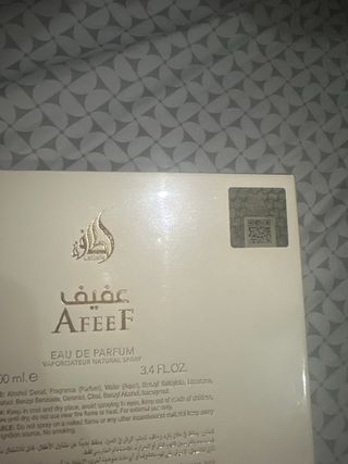 Perfume Lattafa Aféef Dorado con Adornos