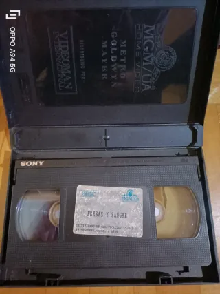 Película VHS Fresas y Sangre