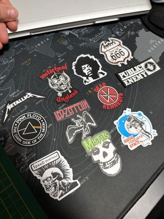 11 pegatinas de bandas de rock y más