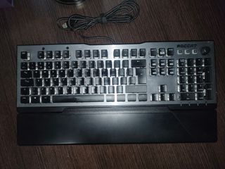 ROCCAT Vulcan 120 AIMO RGB Teclado Mecánico