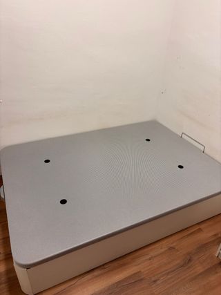 Canapé abatible blanco y colchón