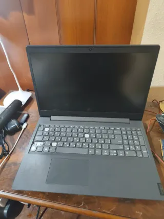Lenovo IdeaPad 3 Gris