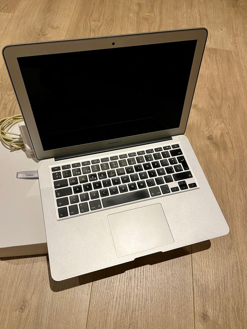 MacBook Air 13 Plata. 128 GB / 8 GB