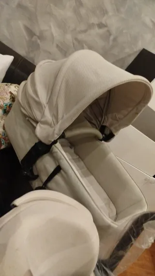 Silla de coche y capazo para bebé