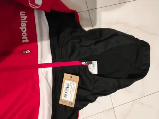 Chaqueta Uhlsport Roja, Blanca y Negra. Talla M