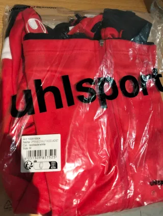 Chaqueta Uhlsport Roja, Blanca y Negra. Talla M