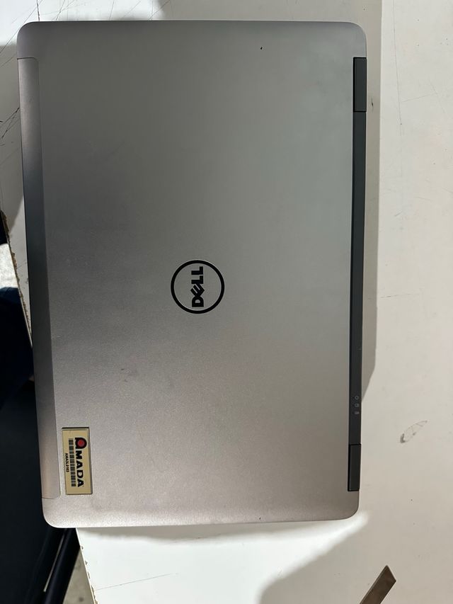 Dell Precision M2800 (sin disco/batería) I7 4th