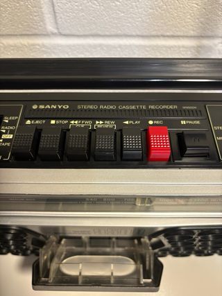 Radio Sanyo 9500 4 Altavoces Cassette