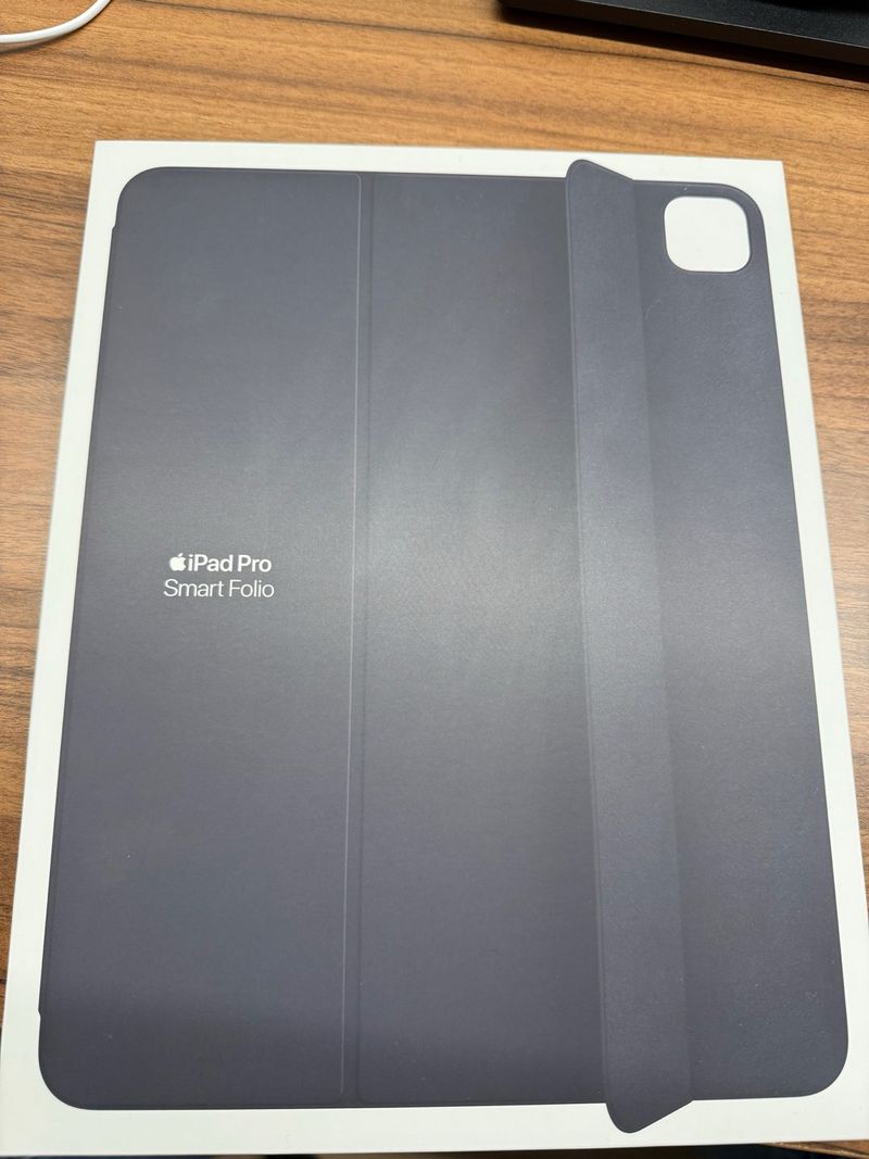 Funda Smart Folio iPad Pro Negra 13 pulgadas
