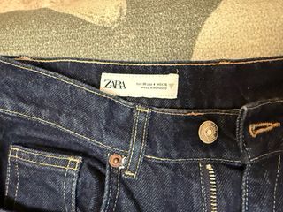Pantalón vaquero recto Zara azul oscuro