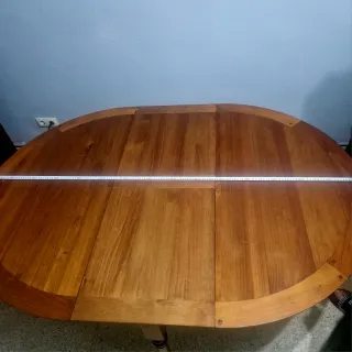 Mesa redonda de madera maciza extensible