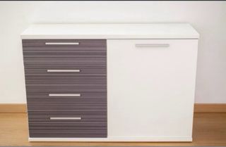 Cómoda y 2 mesitas de noche