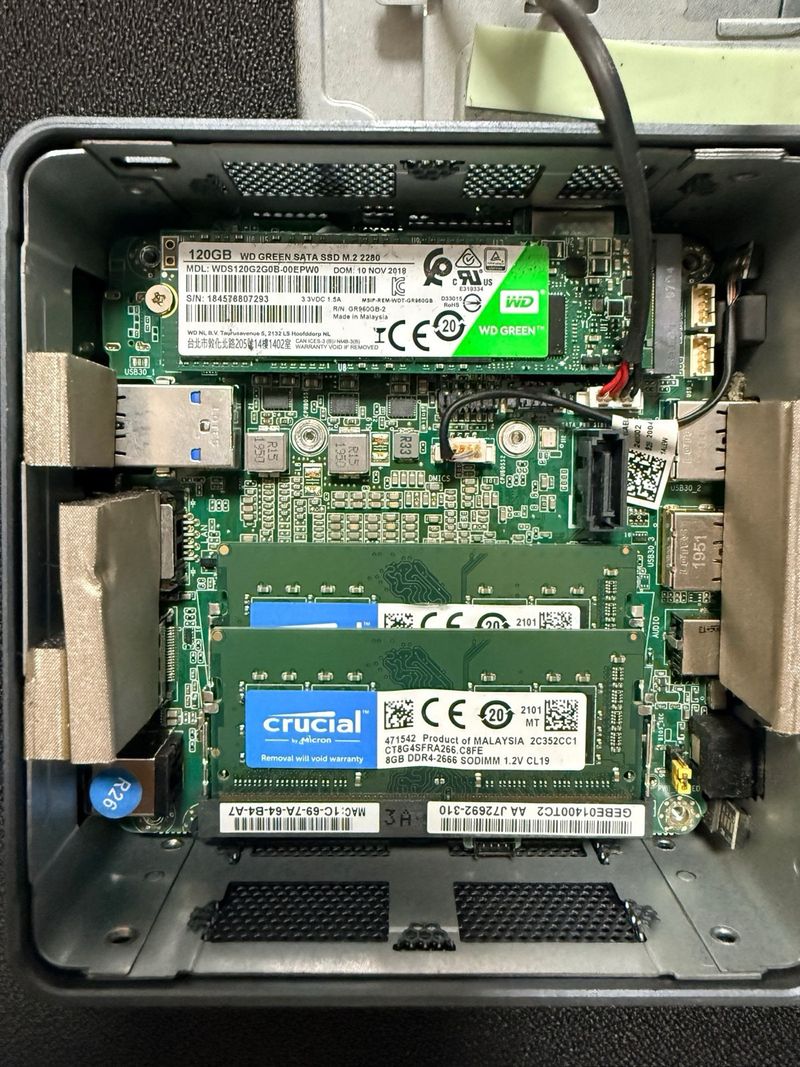 Intel NUC NUC8i5BEH i5 8259U 128GB / 16GB afbeelding 2